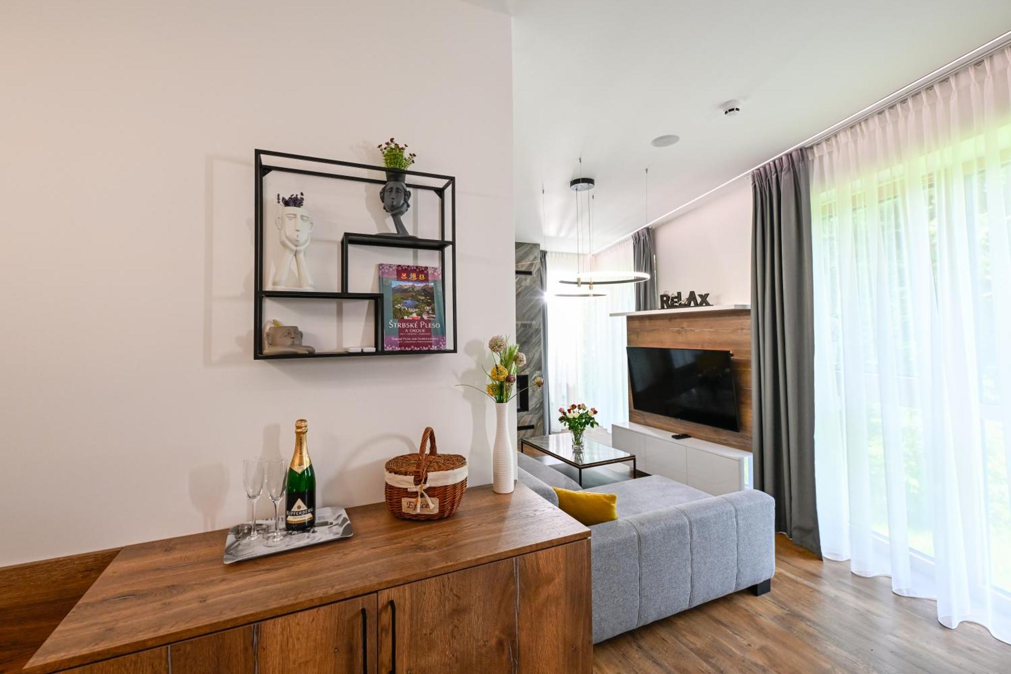 Hotel Ovruc - Rodinny Apartman 111 Strbske Pleso ภายนอก รูปภาพ